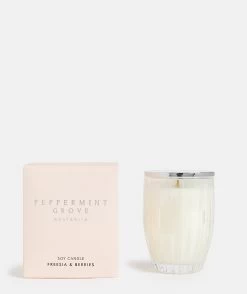 FREESIA & BERRIES SOY CANDLE