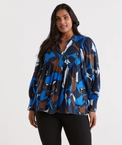 ABSTRACT GEOMETRIC DETAIL BLOUSE