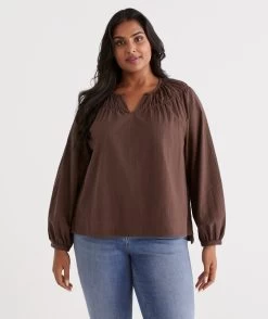 TEXTURED BLOUSE